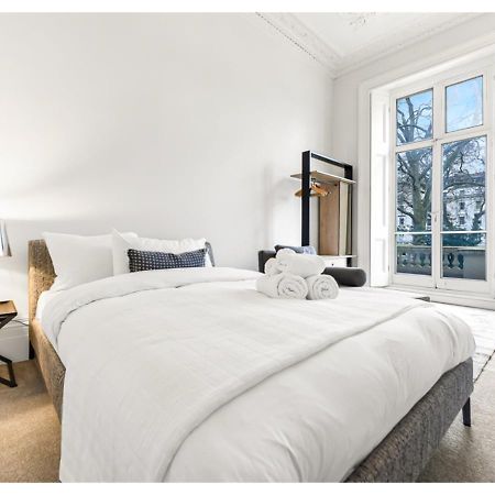 Upscale Urban Haven: Luxury Flat Lägenhet London Exteriör bild